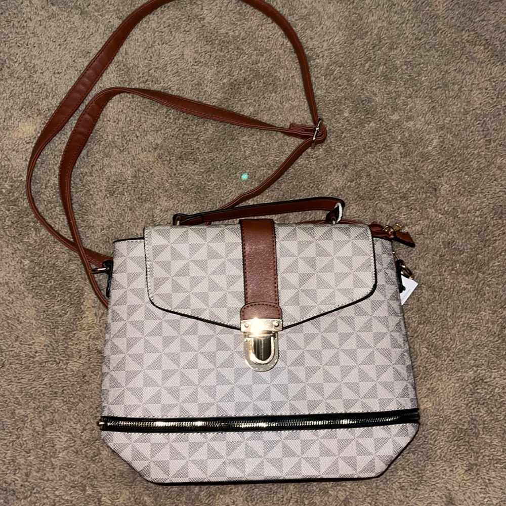 Never used purse with unopened wallet